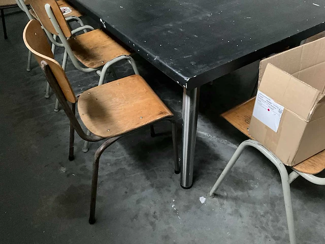 Kantinetafel+ 10 diverse stoelen - afbeelding 3 van  8