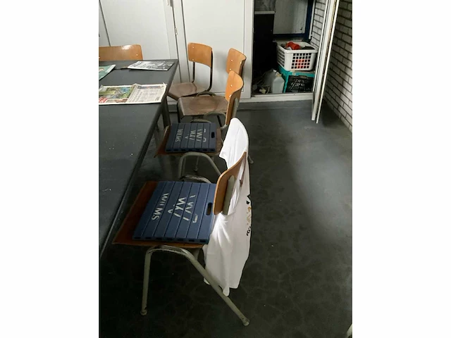 Kantinetafel+ 10 diverse stoelen - afbeelding 6 van  8