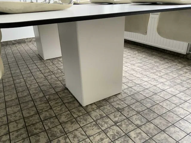 Kantinetafel met 4 stoelen (2x) - afbeelding 3 van  5