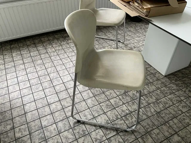 Kantinetafel met 4 stoelen (2x) - afbeelding 4 van  5