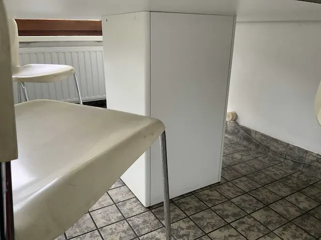 Kantinetafel met 4 stoelen - afbeelding 3 van  5