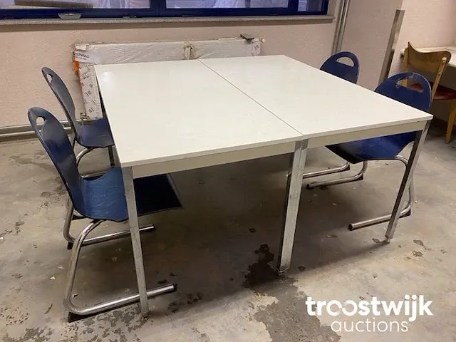 Kantinetafels en stoelen - afbeelding 2 van  5