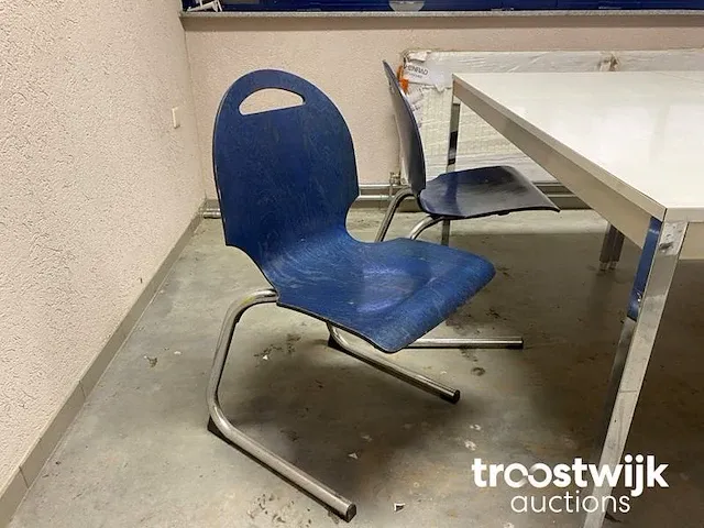 Kantinetafels en stoelen - afbeelding 5 van  5