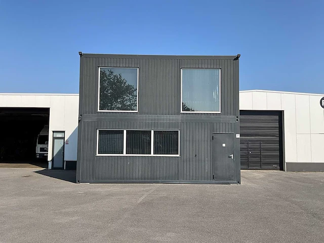 Kantoorgebouw bestaande uit 4 units - afbeelding 2 van  33