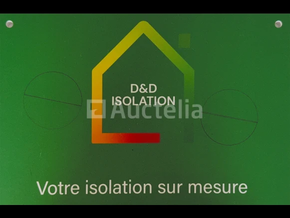 Kantoormateriaal, koelkast, radiator, isolatiezakken, glasvezelbroodjes ect