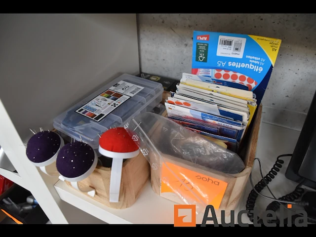 Kantoormaterialen en diverse - afbeelding 5 van  17