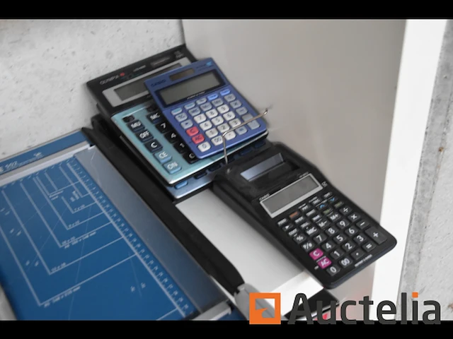 Kantoormaterialen en diverse - afbeelding 1 van  17