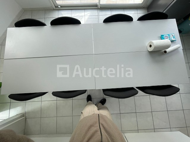 Kantoormeubilair: 20 tafels en 29 stoelen - afbeelding 2 van  4