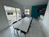 Kantoormeubilair: 20 tafels en 29 stoelen - afbeelding 4 van  4