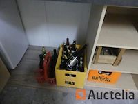 Kantoormeubilair, magnetron, koffiezetapparaat, koelkast, diverse dranken - afbeelding 3 van  23