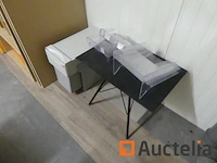 Kantoormeubilair, magnetron, koffiezetapparaat, koelkast, diverse dranken - afbeelding 23 van  23