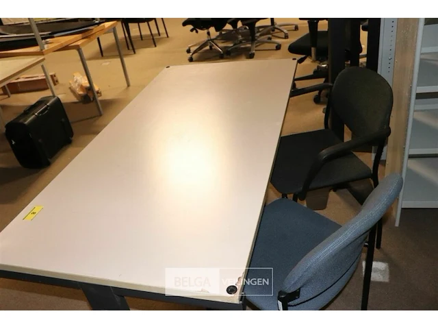 Kantoortafel met stoel - afbeelding 2 van  3