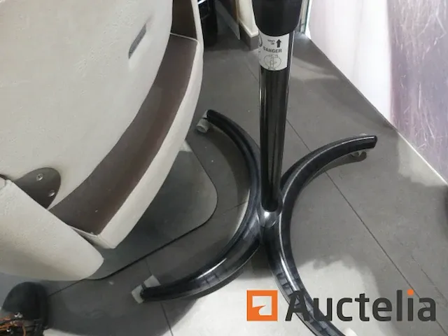 Kapper zetel + haardroger salon ambience - afbeelding 4 van  9