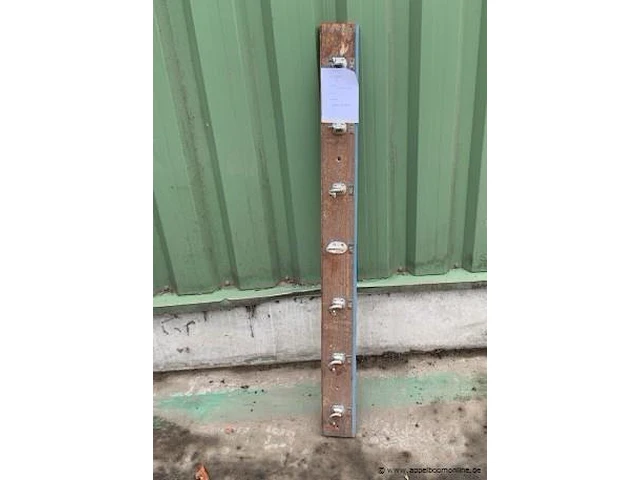 Kapstok benummerd afm plm 124 x 11 x 2,5 cm - afbeelding 1 van  2