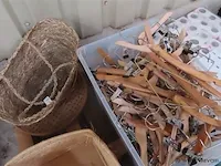 Kapstokken, rieten manden en varia (zonder pallet) - afbeelding 2 van  3