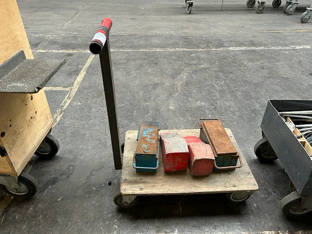 Kar, gewichten, wielkeg - afbeelding 1 van  3