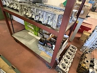 Kar met diverse cilinderkoppen - afbeelding 2 van  10