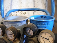 Kar met gasflessen - afbeelding 4 van  5