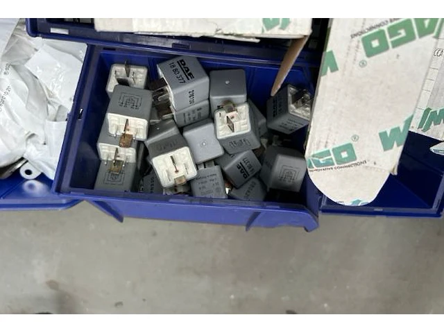 Kar met inhoud - afbeelding 4 van  6
