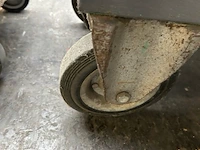 Kar met inhoud - afbeelding 4 van  4