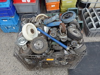 Kar met kleine wielen voor karren - afbeelding 2 van  3