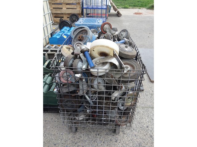 Kar met kleine wielen voor karren - afbeelding 3 van  3