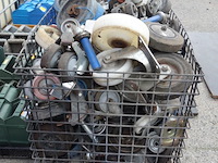 Kar met kleine wielen voor karren - afbeelding 3 van  3