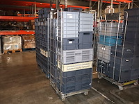 Kar met lege bakken - afbeelding 1 van  4