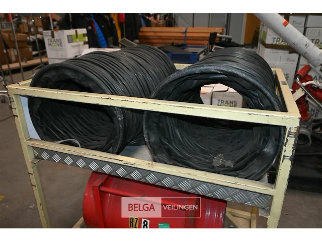 Kar met ventilatiemateriaal voor brandweer - afbeelding 6 van  8