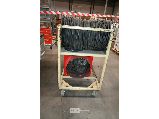 Kar met ventilatiemateriaal voor brandweer - afbeelding 7 van  8