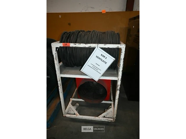 Kar met ventilatiemateriaal voor brandweer - afbeelding 2 van  7