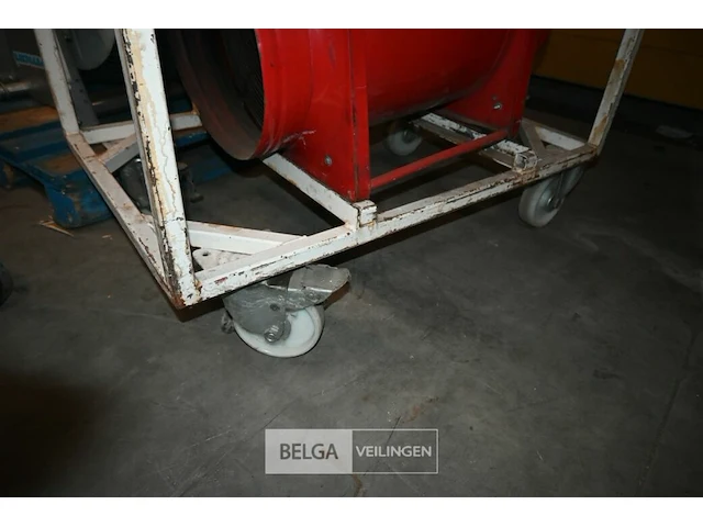 Kar met ventilatiemateriaal voor brandweer - afbeelding 7 van  7