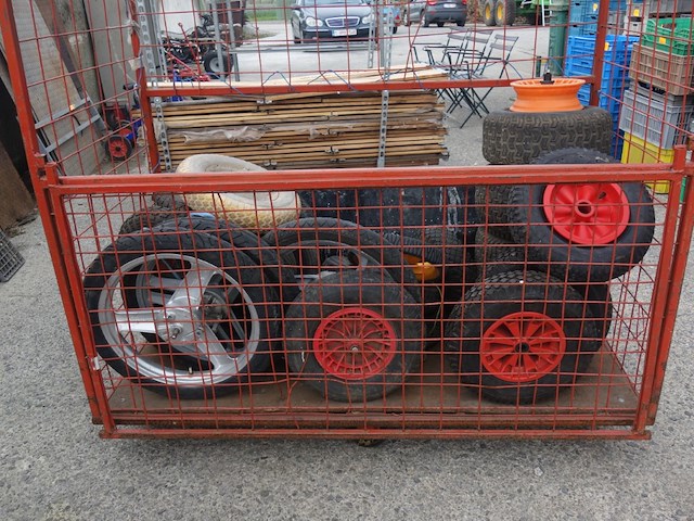 Kar met wielen voor bakwagen, grasmaaiers en brommers - afbeelding 2 van  3