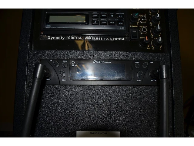 Karaoke systeem dynasty 1000da met draadloze microfoon dtech uh-102 - afbeelding 5 van  9