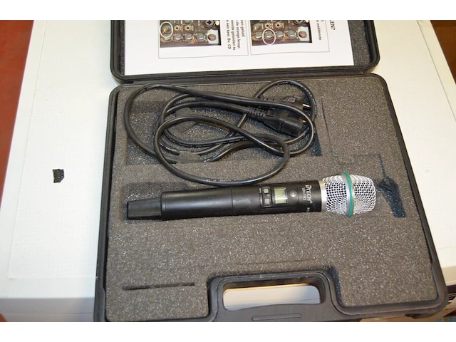 Karaoke systeem dynasty 1000da met draadloze microfoon dtech uh-102 - afbeelding 7 van  9