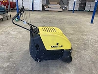 Kärcher 750 ksm straatveegmachine - afbeelding 1 van  12