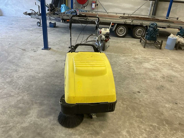 Kärcher 750 ksm straatveegmachine - afbeelding 6 van  12