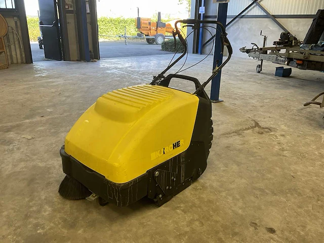 Kärcher 750 ksm straatveegmachine - afbeelding 7 van  12