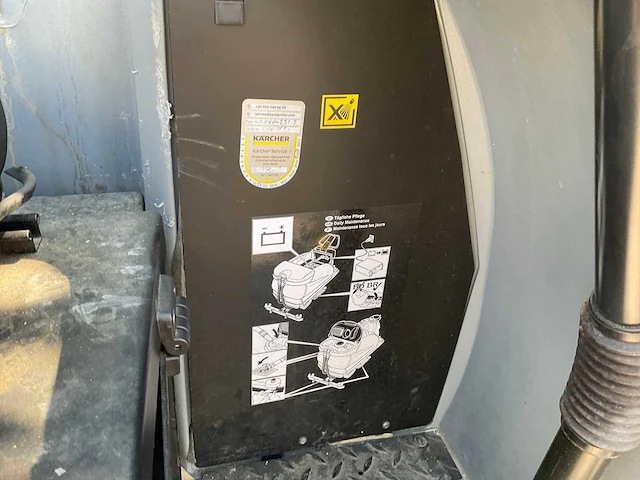 Karcher b 250 r zelfrijdende veegmachine - afbeelding 2 van  11