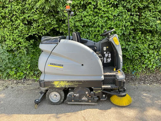 Karcher b 250 r zelfrijdende veegmachine - afbeelding 1 van  11