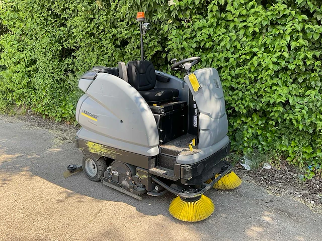 Karcher b 250 r zelfrijdende veegmachine - afbeelding 4 van  11
