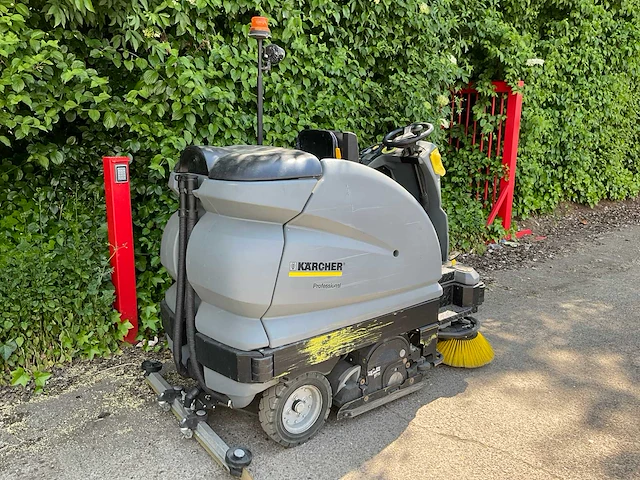 Karcher b 250 r zelfrijdende veegmachine - afbeelding 5 van  11