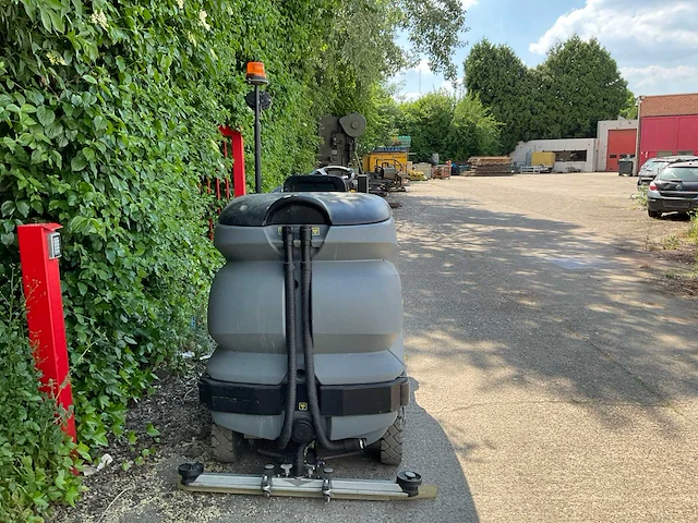 Karcher b 250 r zelfrijdende veegmachine - afbeelding 6 van  11