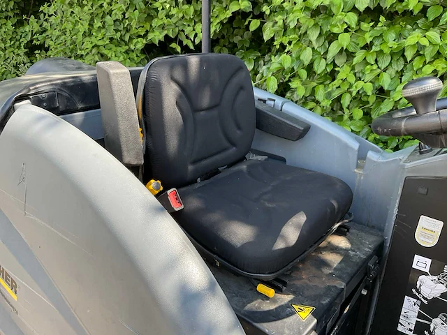 Karcher b 250 r zelfrijdende veegmachine - afbeelding 10 van  11