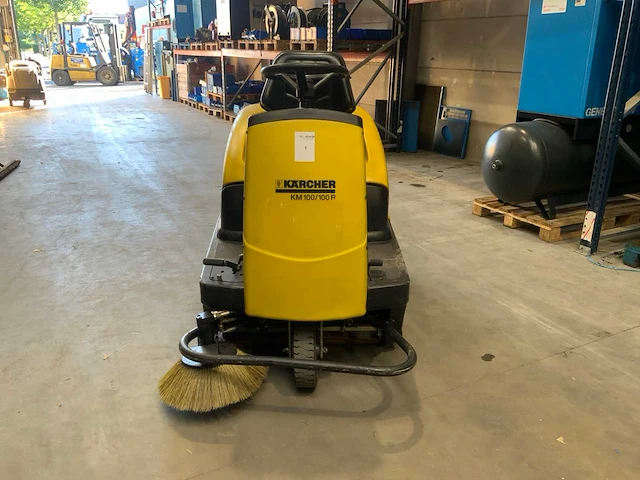 Kärcher km 100/100r zelfrijdende veegmachine - afbeelding 4 van  11