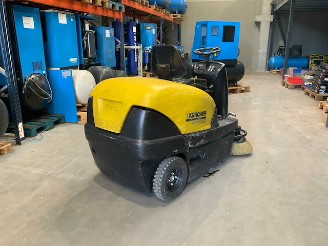 Kärcher km 100/100r zelfrijdende veegmachine - afbeelding 7 van  11