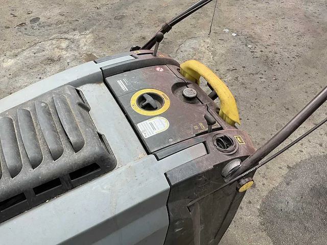 Kärcher km 74/40 w p met honda motor - industriële stofzuiger - afbeelding 19 van  22