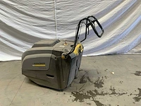 Karcher km 75/40 w accu veeg-zuigmachine - afbeelding 3 van  4
