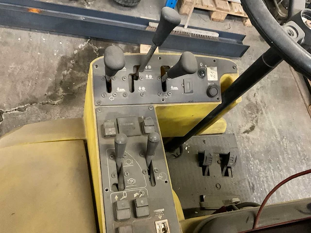 Kärcher kmr 1250 zelfrijdende veegmachine - afbeelding 5 van  14