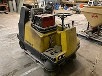 Kärcher kmr 1250 zelfrijdende veegmachine - afbeelding 12 van  14